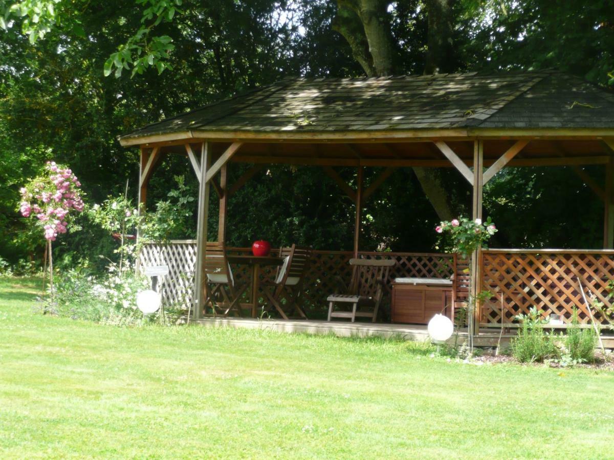 B&B Dinan La Priquetais Trevron Bagian luar foto