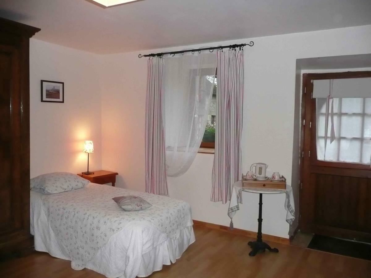 B&B Dinan La Priquetais Trevron Bagian luar foto
