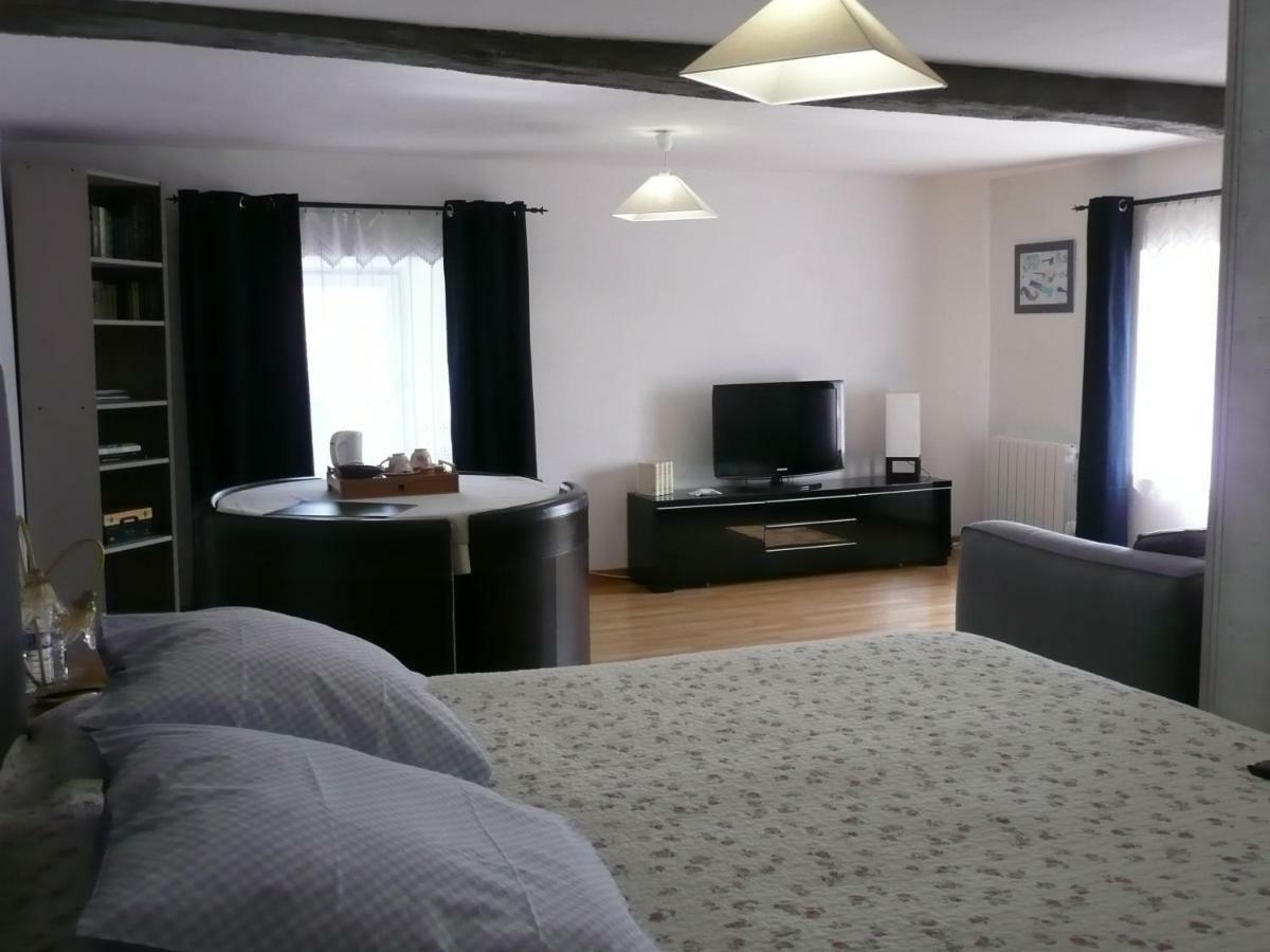 B&B Dinan La Priquetais Trevron Bagian luar foto